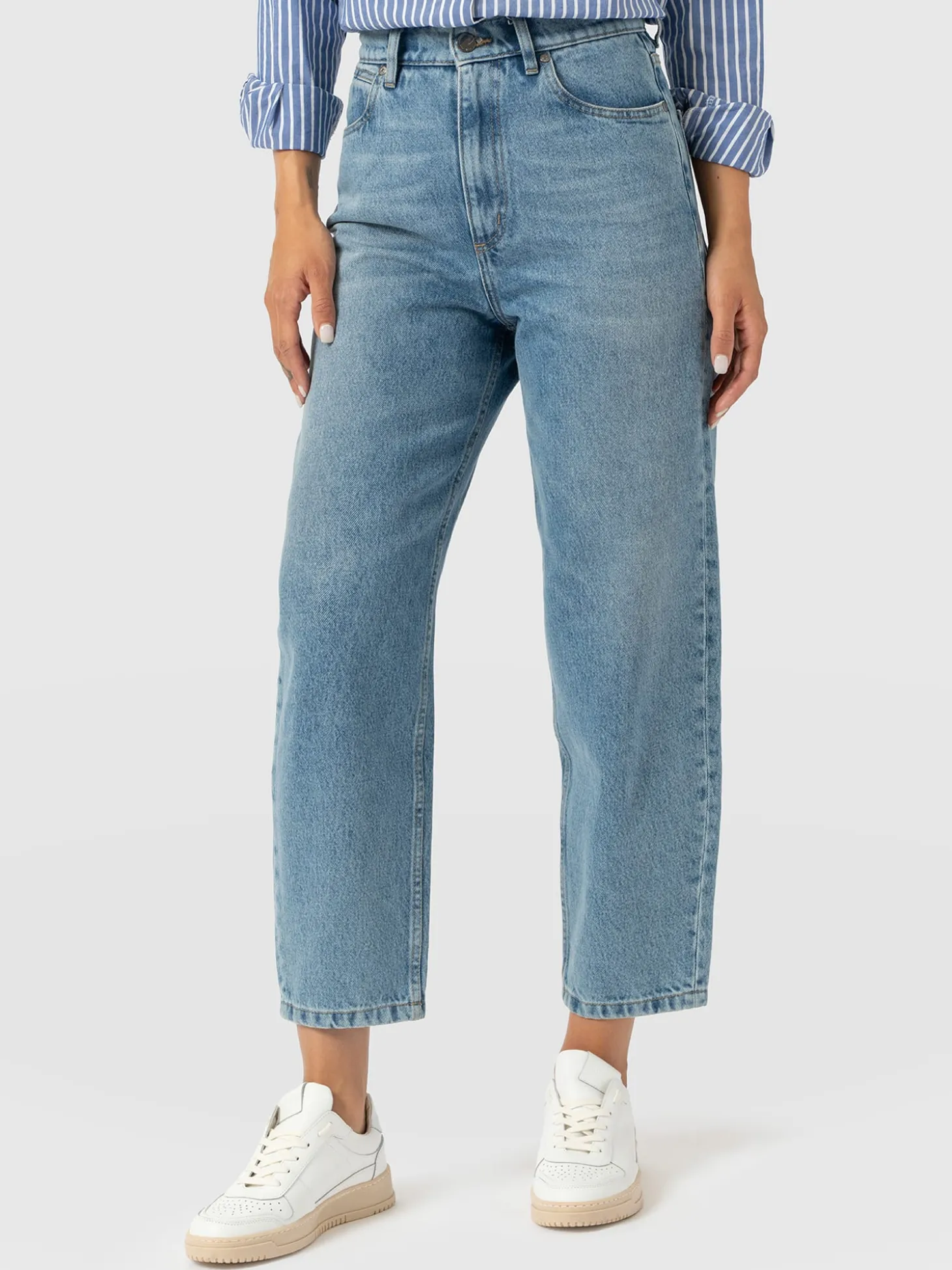 Barrel Leg Jean - Light Blue