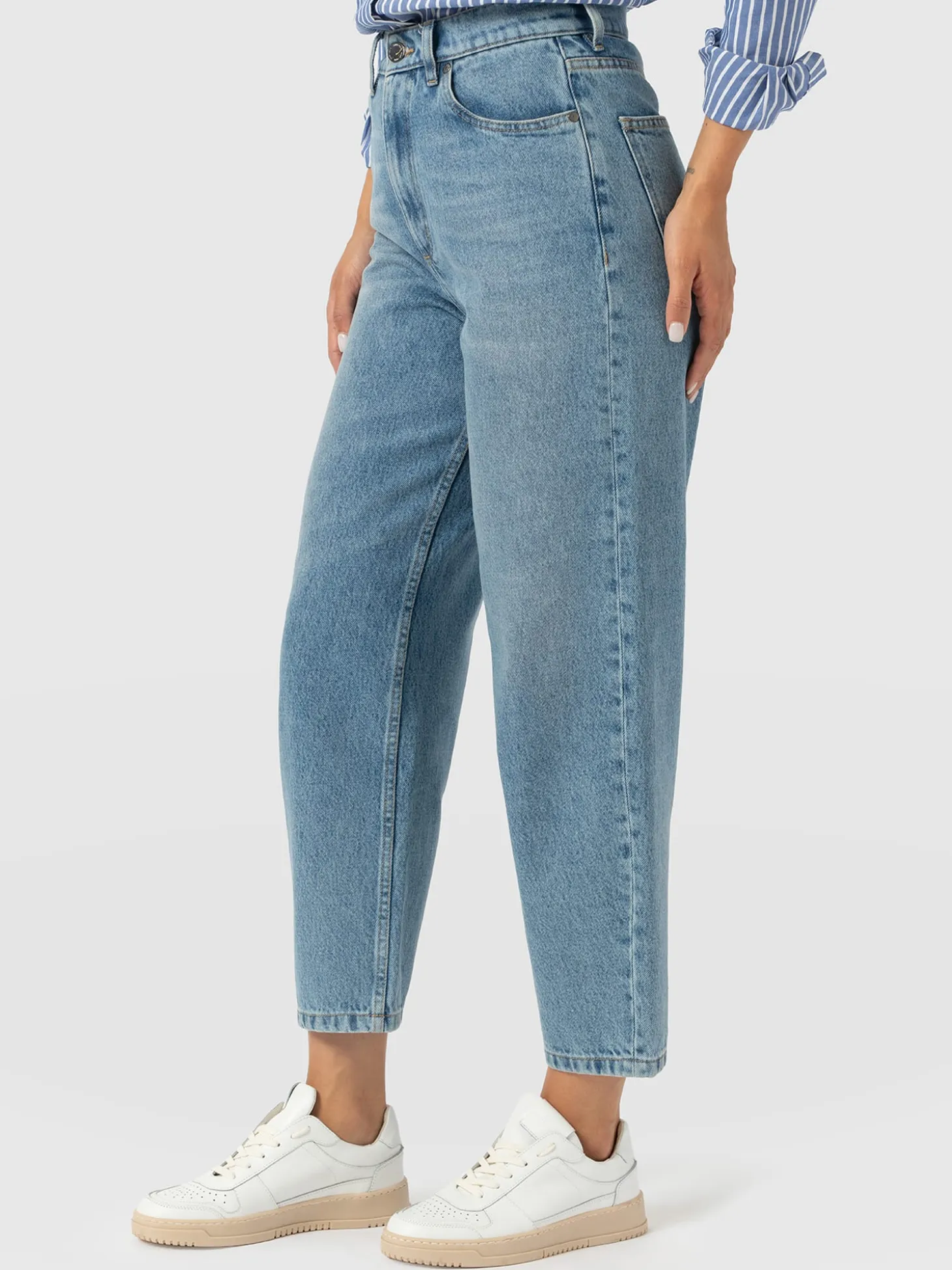 Barrel Leg Jean - Light Blue