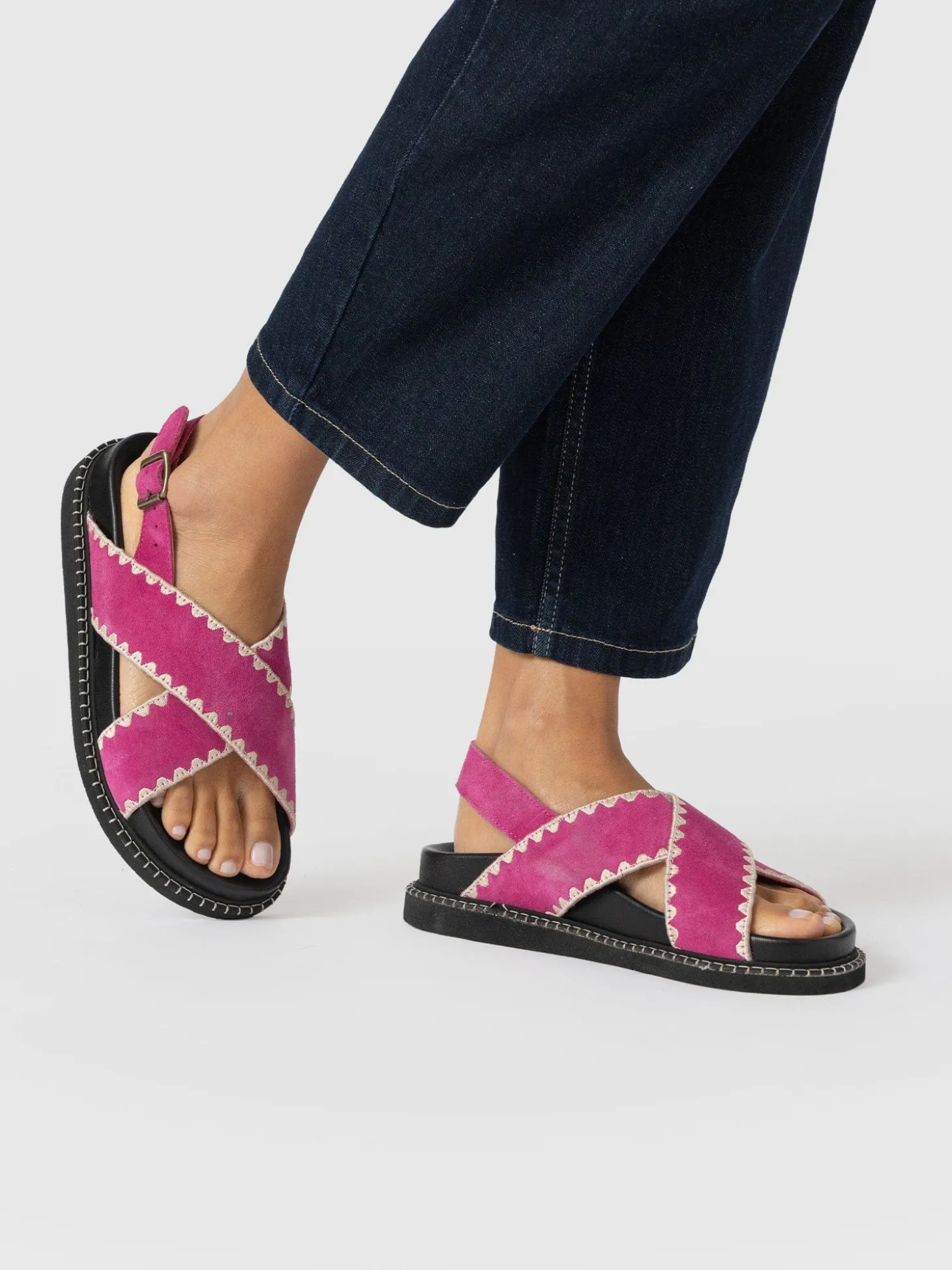 Bonnie Cross Over Sandals - Pink Suede