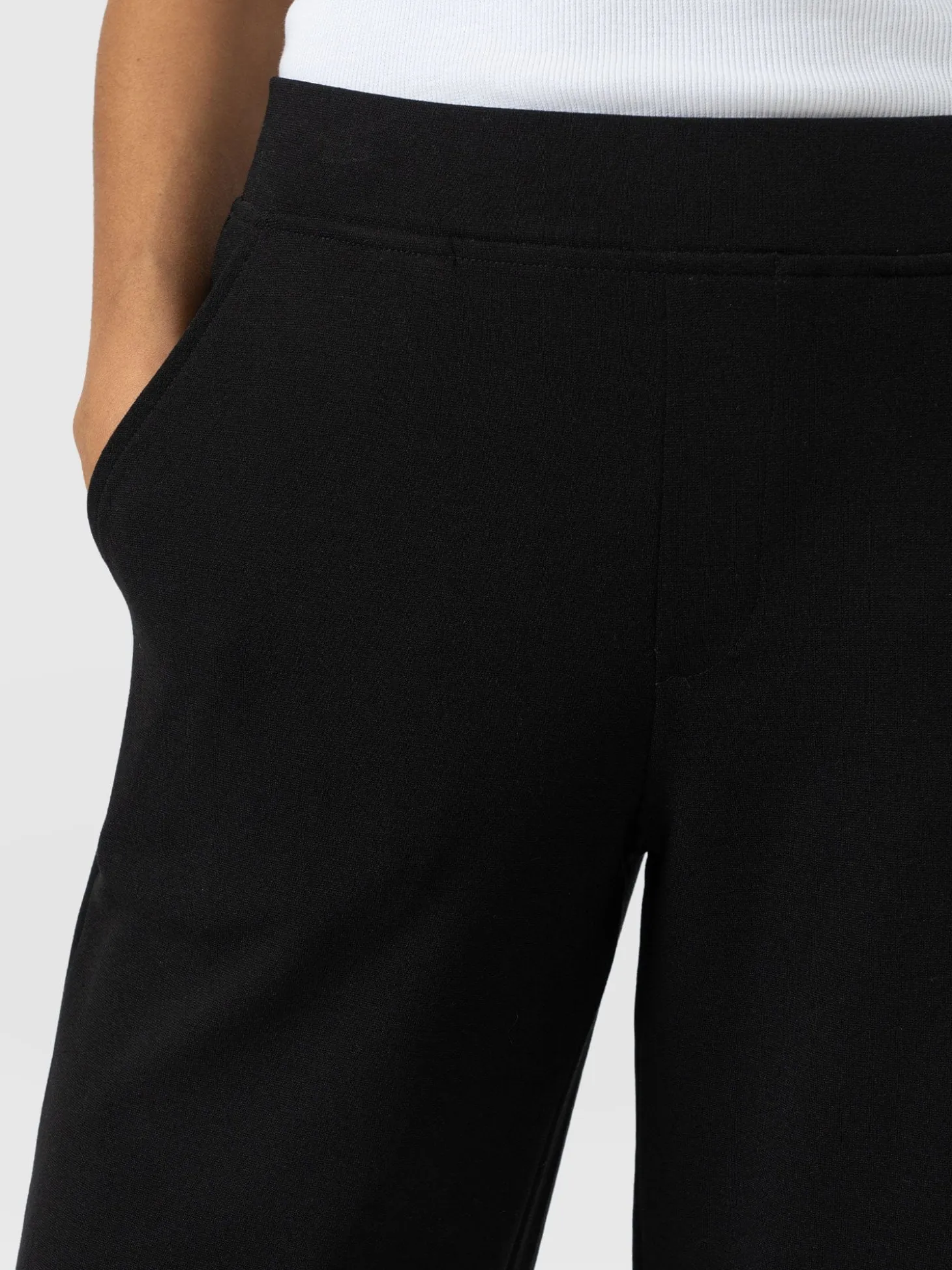 Hoxton Straight Leg Pant - Black