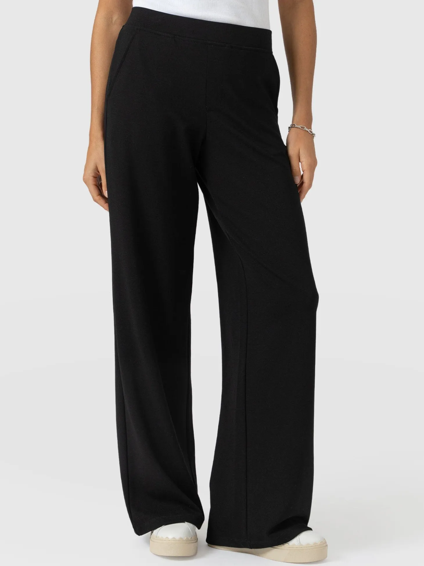 Hoxton Straight Leg Pant - Black