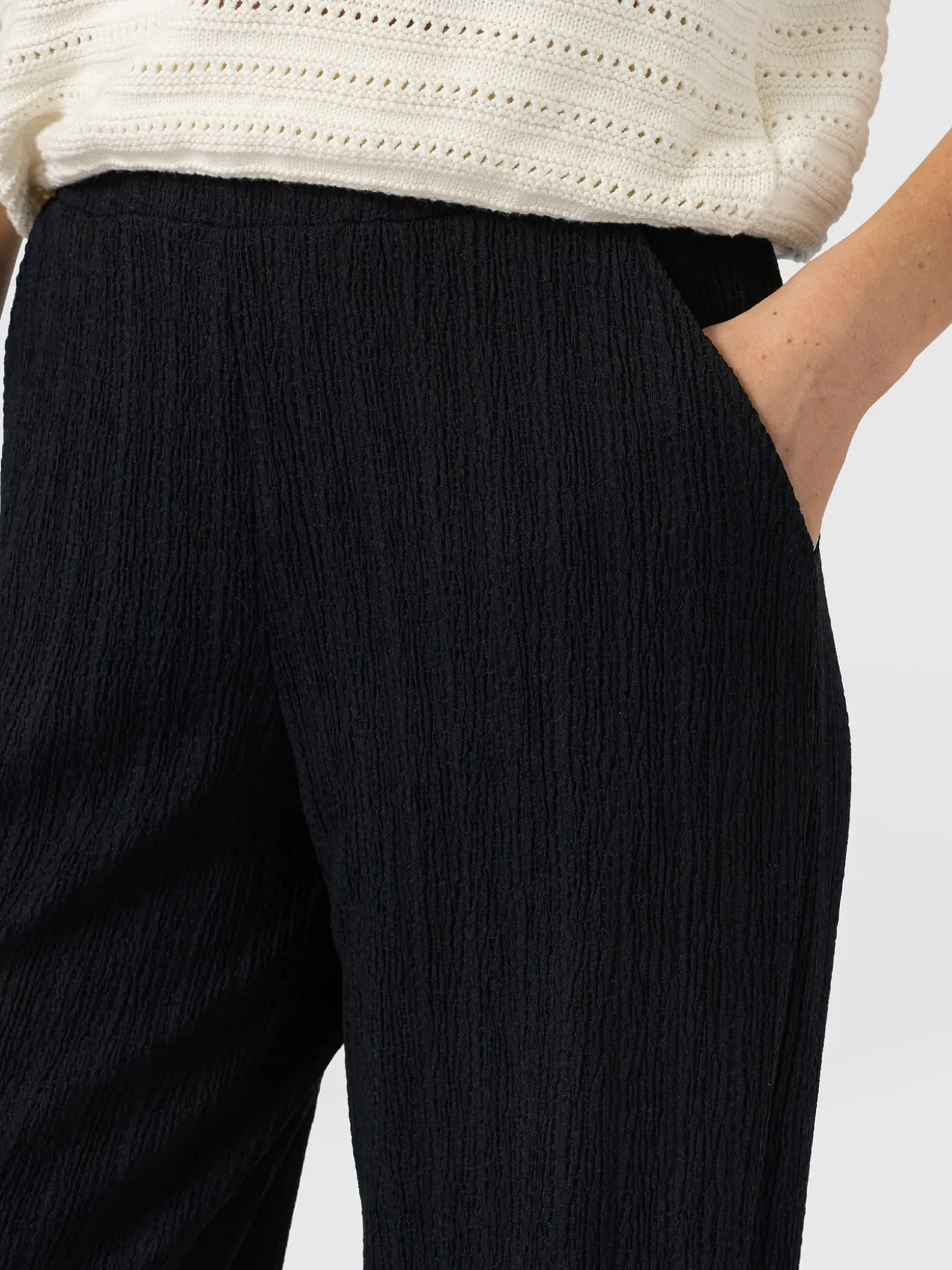 Hoxton Straight Leg Pant - Black Textured