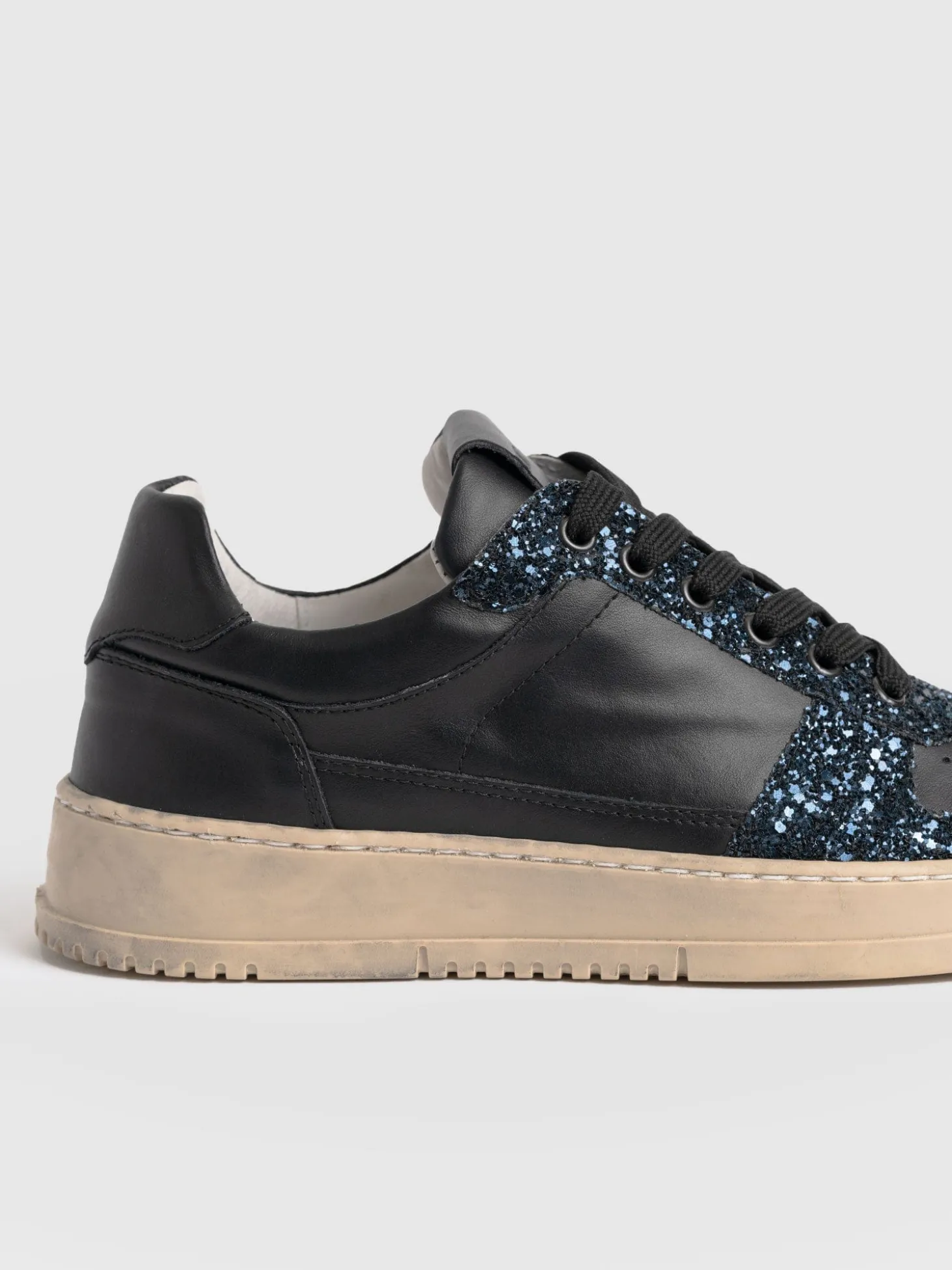 Onyx Sneaker - Black/Navy