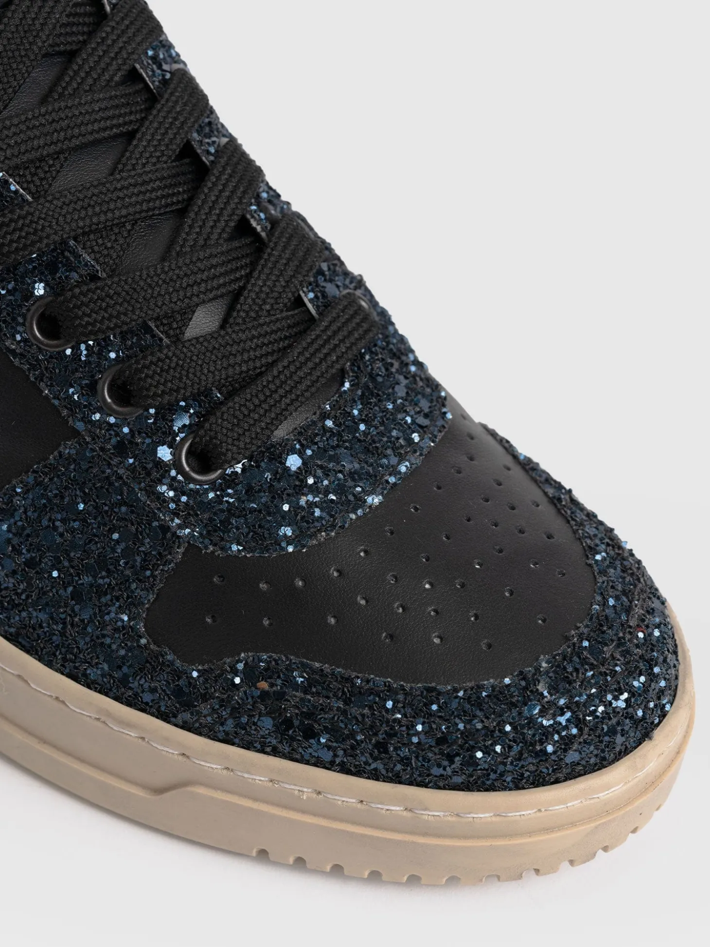 Onyx Sneaker - Black/Navy