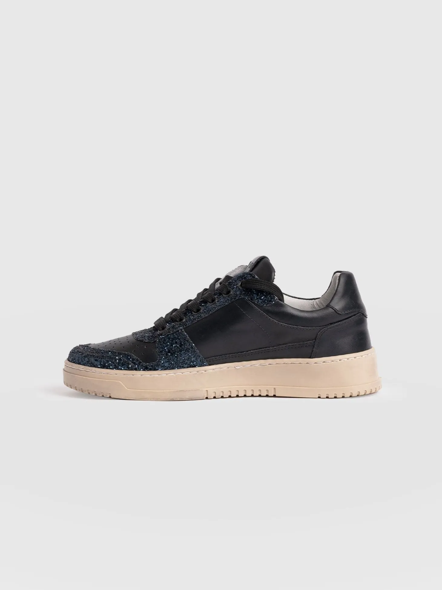 Onyx Sneaker - Black/Navy