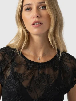 Turn Up Contrast Tee - Black Lace